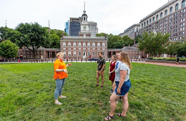 Philadelphia's Haunted History & Ghost Nighttime 1.5 Hour Tour