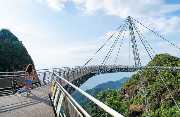 Langkawi Private Tour Highlights with Cable Car and Sky Bridge