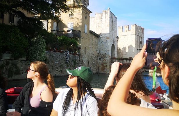 Sirmione off the Crowds Boat and Walking Tour with a Drink