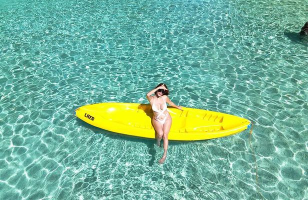 El Nido Private Speedboat Adventure Tour with Island Lunch