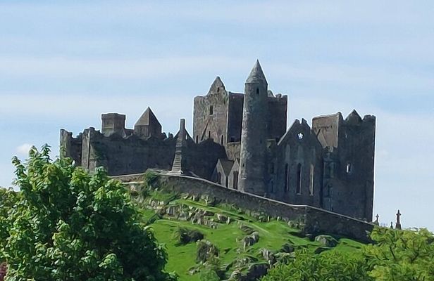 Kilkenny, Rock of Cashel & Cahir Castle Private Luxury Day Tour