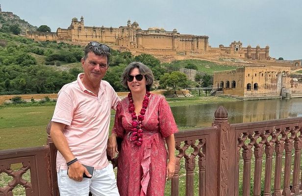 Jaipur Tour with Jaigarh Fort Visit & Nahargarh Sunset Views