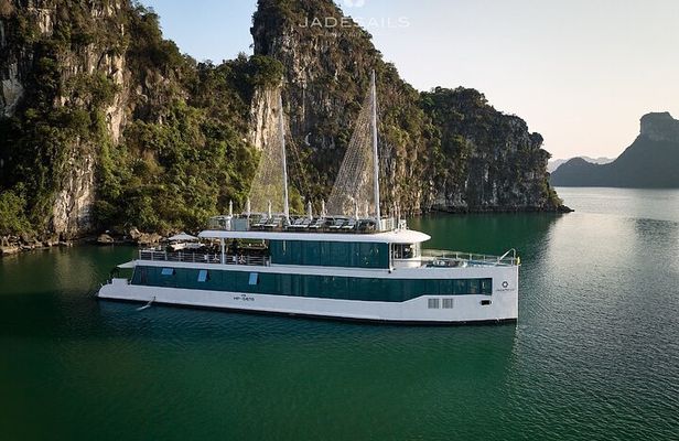 Jade Sails Cruise: Top Choice for a Luxurious Lan Ha Bay Day Trip