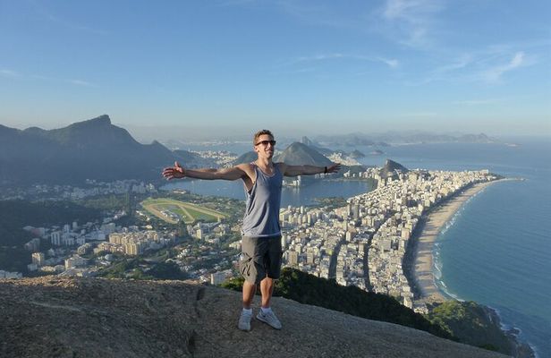 The Dois Irmãos Hike in Rio and Vidigal Favela Tour
