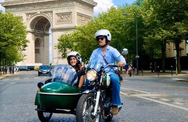 Retro Side-Car Tour in Paris and River Cruise