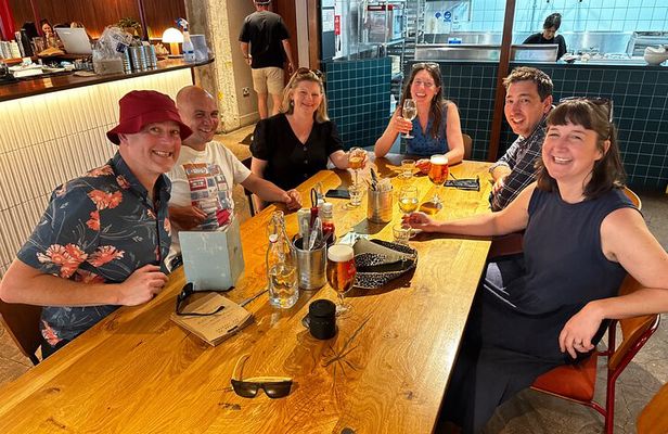 A Taste of Manchester and Salford with Meals , Drinks and Guide