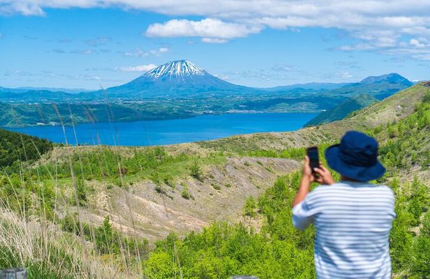 Hike Mt. Usu and visit Lake Toya Day Tour