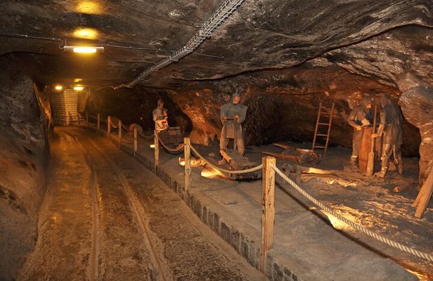 Krakow Vistula River Cruise with Wieliczka Salt Mine Guided Tour