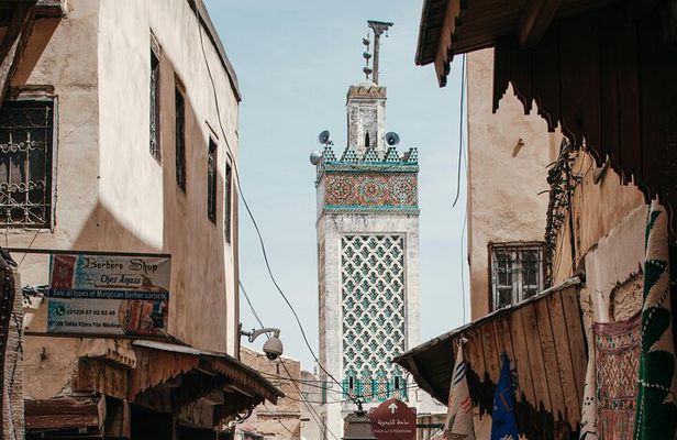 Guided Tour of Fes Medina with Pottery and Mosaic Workshop