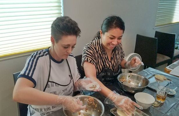 Tokyo Small-Group Ramen, Gyoza & Matcha Class with a Pro Chef