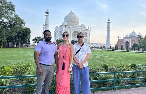 4 Days Luxury Golden Triangle Tour to Agra and Jaipur From Delhi
