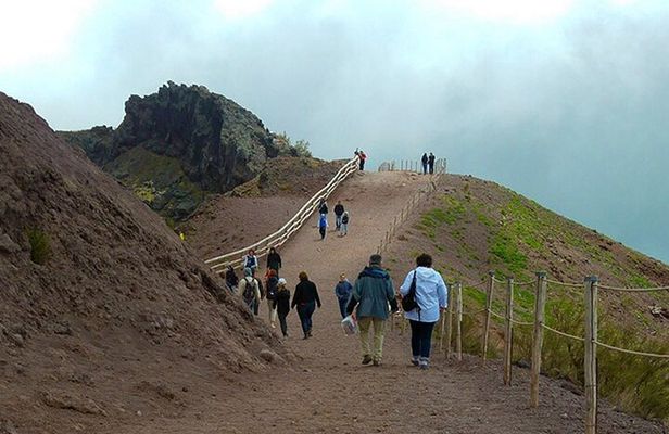 Pompeii Ruins and Vesuvius Full-Day Tour from Naples