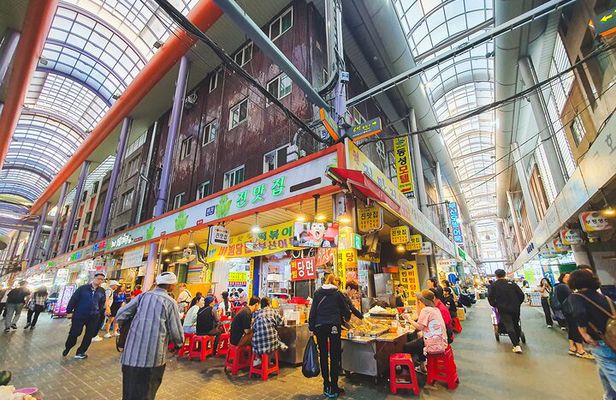 Busan: Food Crawl with Fish Market, Soju Tents & Local Snacks