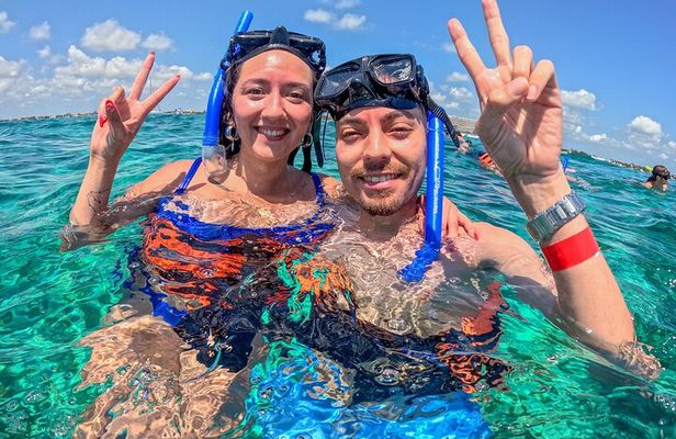 Cancun Catamaran: Isla Mujeres, Snorkeling, Drinks & Buffet Lunch