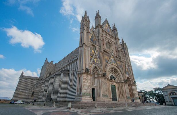 Orvieto Walking Tour including Duomo tickets