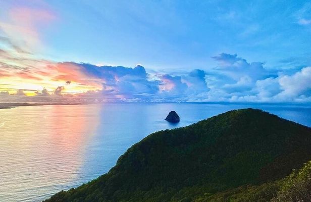 Dawn of the Summits: Hiking and Breakfast Facing the Sun