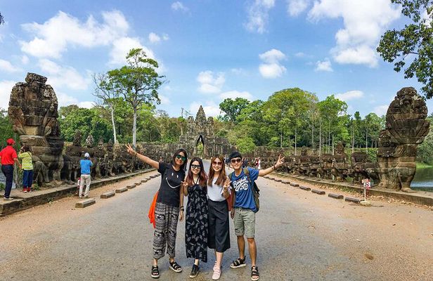 A Day Trip to Angkor Wat, Bayon, Taprohm from Phnom Penh