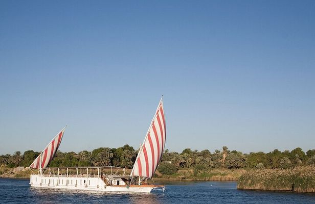 5 Days Dahabiya Nile Cruise, Hot Air Balloon from Luxor to Aswan