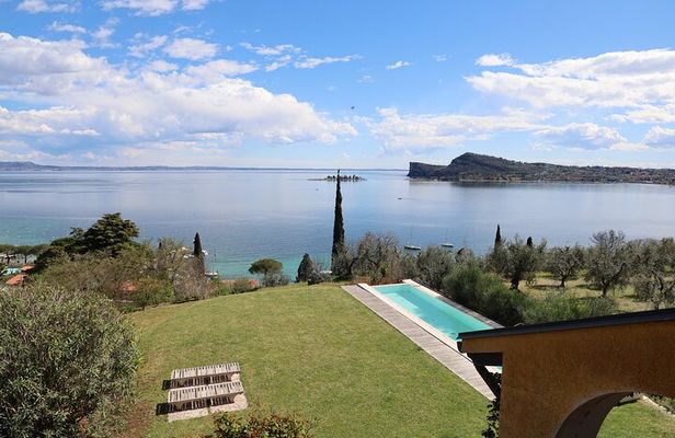 Olive Oil Tasting with Local Food on Lake Garda Hills