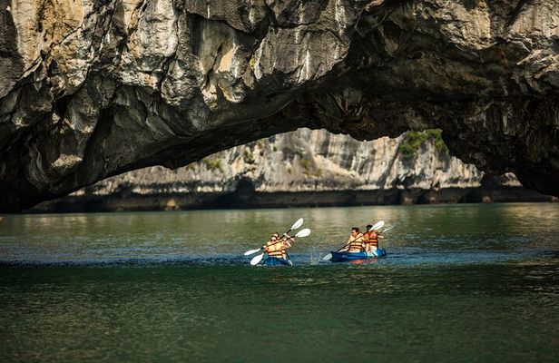 2 Days 1 Night Luxury Halong Bay Cruise Tour from Halong