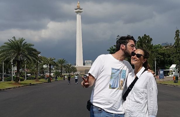 Jakarta Half Day Visit The Monument with Highlight City Tour