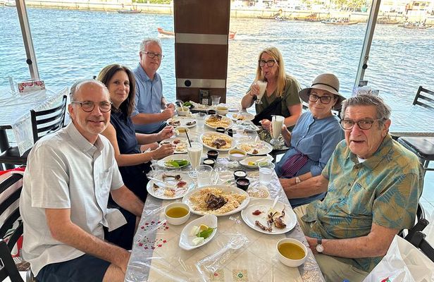 Local Street Food and Guided Walking Tour of Dubai Old Town