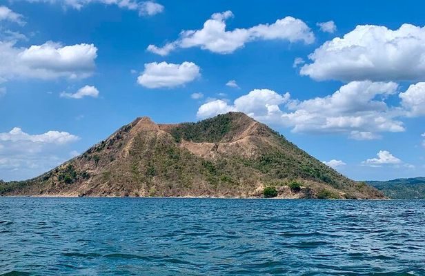 A Full Day Tour Adventure From Manila’s History to Volcano Views