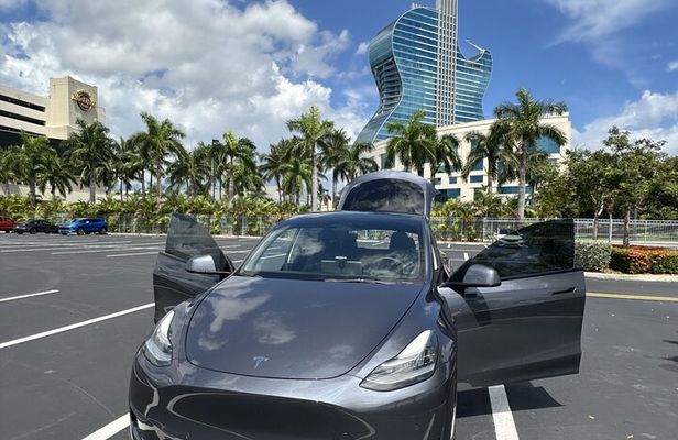 Miami Private Tesla Tour with local driver-guide