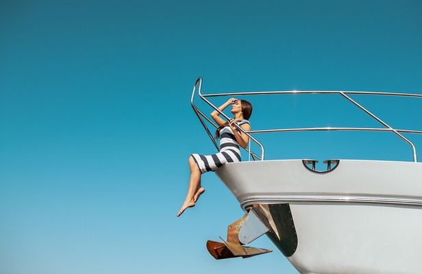 3 Hour Best Luxury Boat Trip upto 12 guests Private event