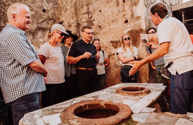 Pompeii and Herculaneum Small Group Tour with an Archaeologist