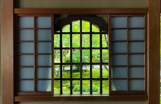 Pedal Adventure Kyoto E-Bike tour : True Kyoto Avoid the crowds