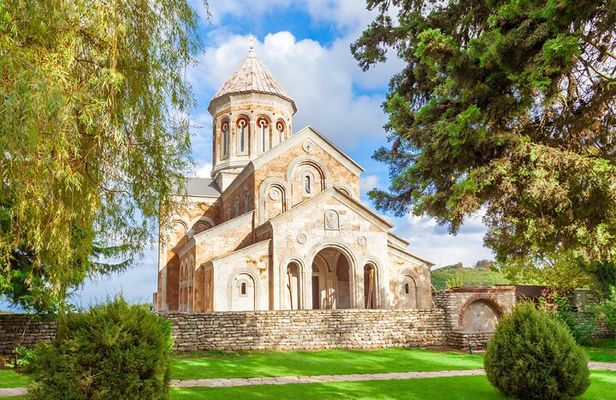 Private Tour From Tbilisi to Kakheti Sighnaghi with Wine Tasting 