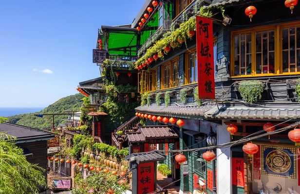 Yangmingshan, Yehliu, Jiufen & Shifen Private Tour From Taipei