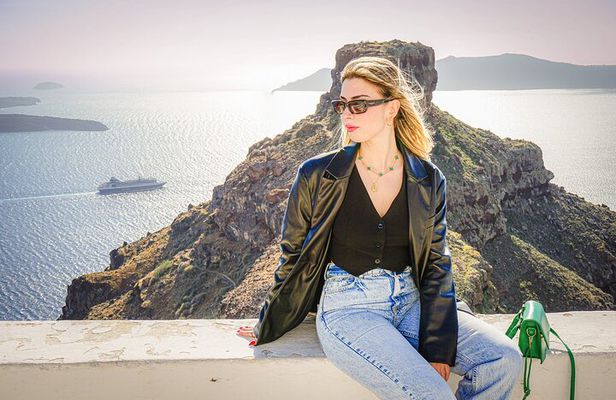 Santorini Discovery Private Custom Tour