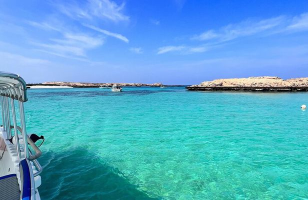 Snorkeling in Daymaniat Island