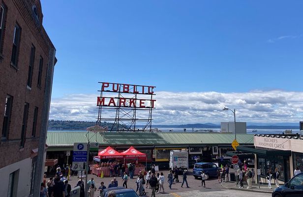 Food Tasting & Arts Tour of Pike Place Market