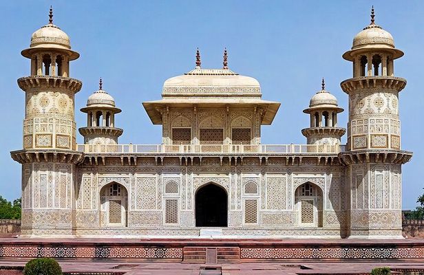 Private Heritage Journey from Jaipur to Agra