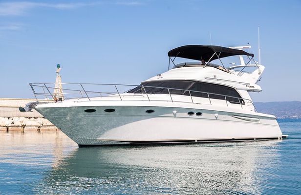 4 Hours Luxury Private Charter Sea Ray 52