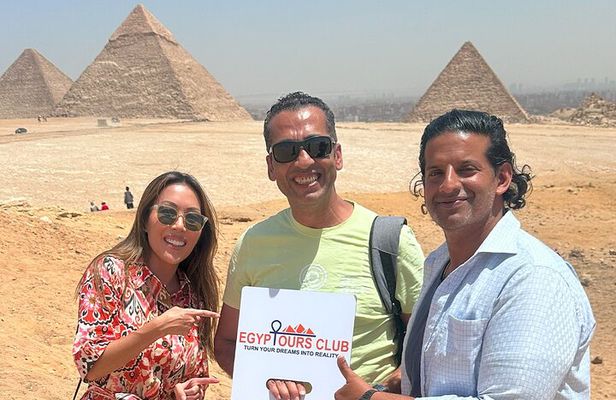 Private tour to Giza Pyramids, Sphinx and Egyptian museum