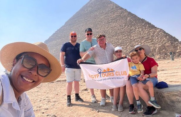 Giza Pyramids and Saqqara Private Tour from Cairo with Memphis