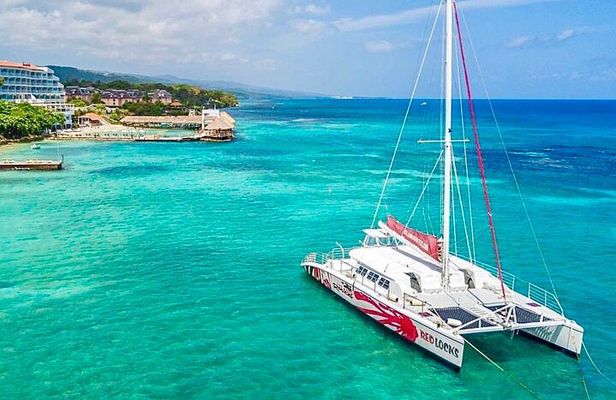 Party Catamaran Cruise with Open Bar and Snorkeling Montego Bay