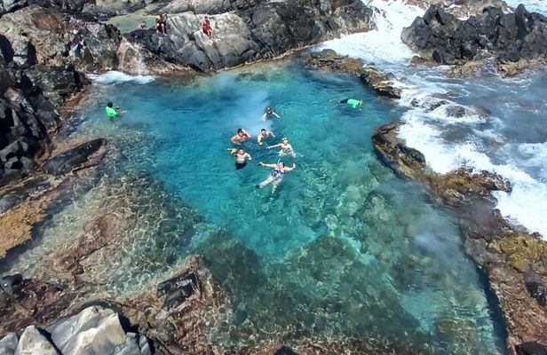 Private Tour 4x4 Jeep by cross aruba tours