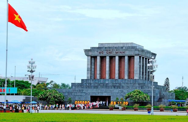 Hanoi Scooter Tour: History, Culture, Train Street on Motorbike