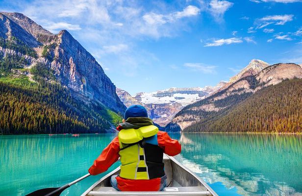4-Hour Lake Louise Tour from Banff and Canmore