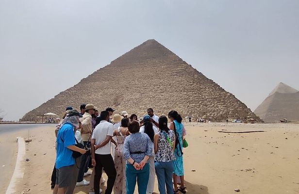 Private Full Day Egyptian Sightseeing Tour with Lunch