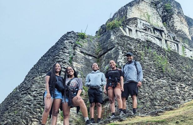 Private Tour to Xunantunich and Cave Tubing
