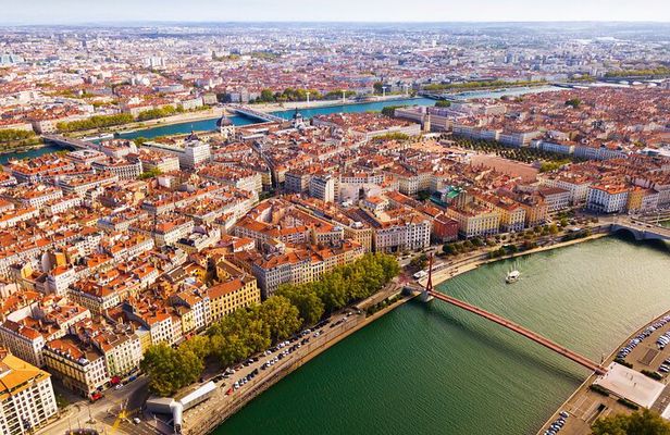 Fly above Lyon in a private plane