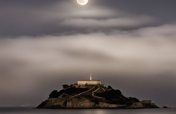Private 2 Hours Night Tour in Alcatraz Island