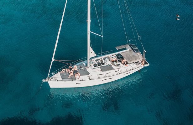 Sailing Cruise to Dia Island with Meal and Water Activities