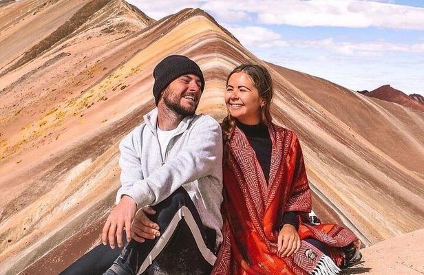 Rainbow Mountain with Buffet Meals Group Tour